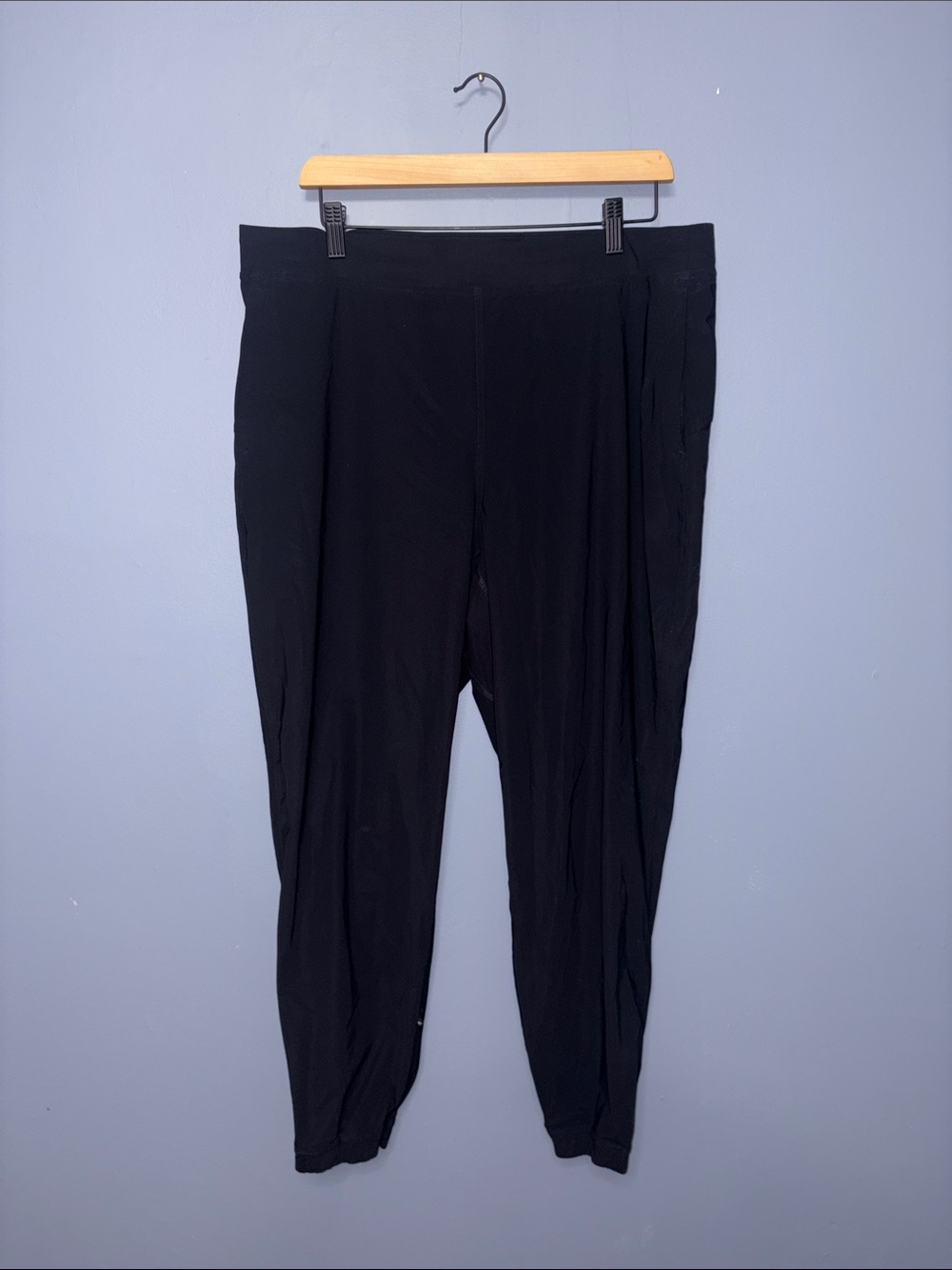 Lululemon • Black Joggers